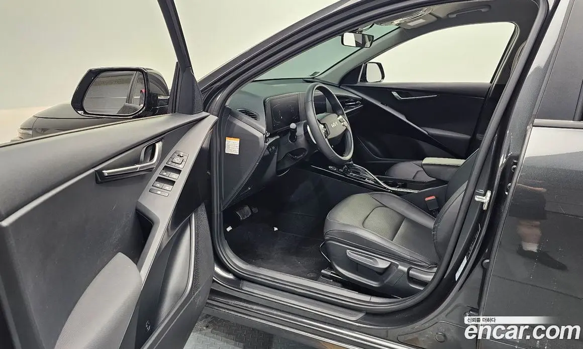 Kia Niro 2022 1.6 автомат (гидро), фото 13