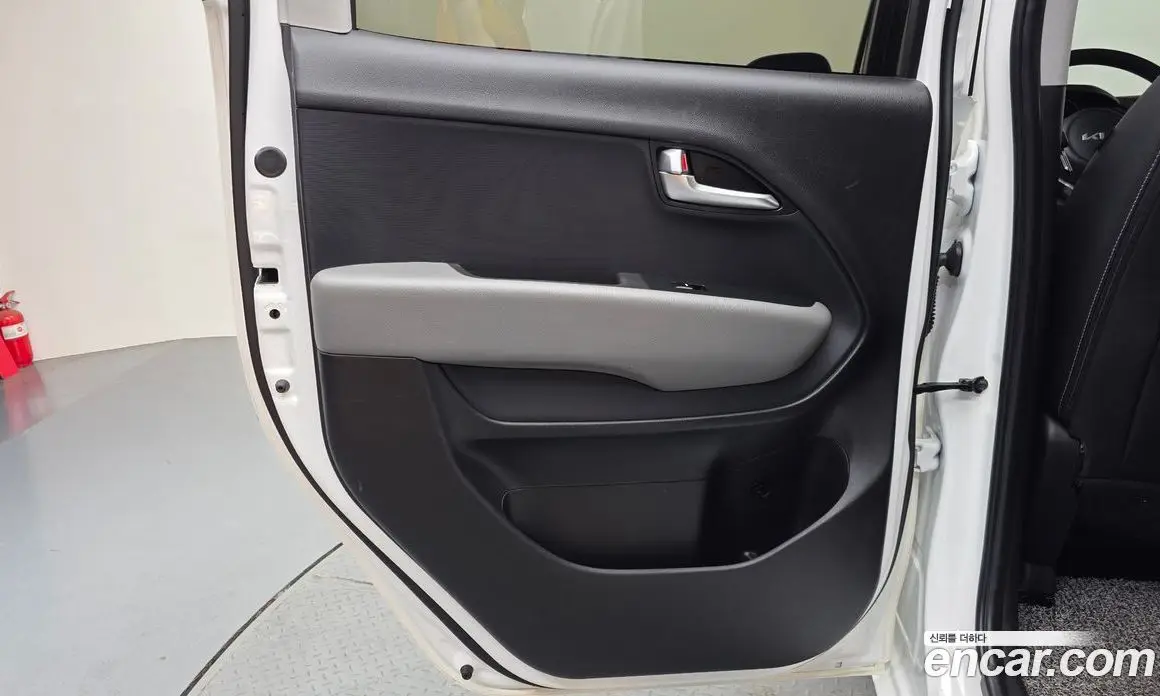 Kia Ray 2022 1.0 автомат (гидро), фото 15