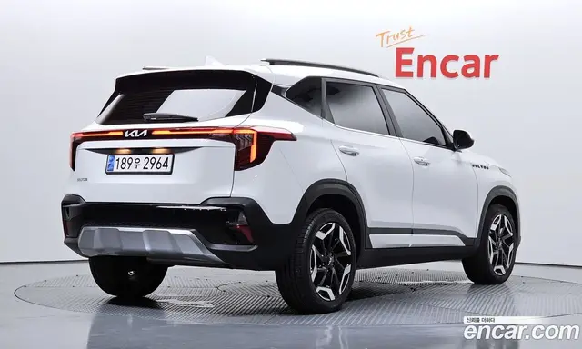 Kia Seltos 2023 1.6 автомат (гидро), миниатюра 2