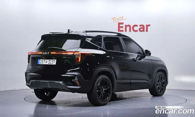 Kia Seltos 2023 1.6 автомат (гидро), миниатюра 2