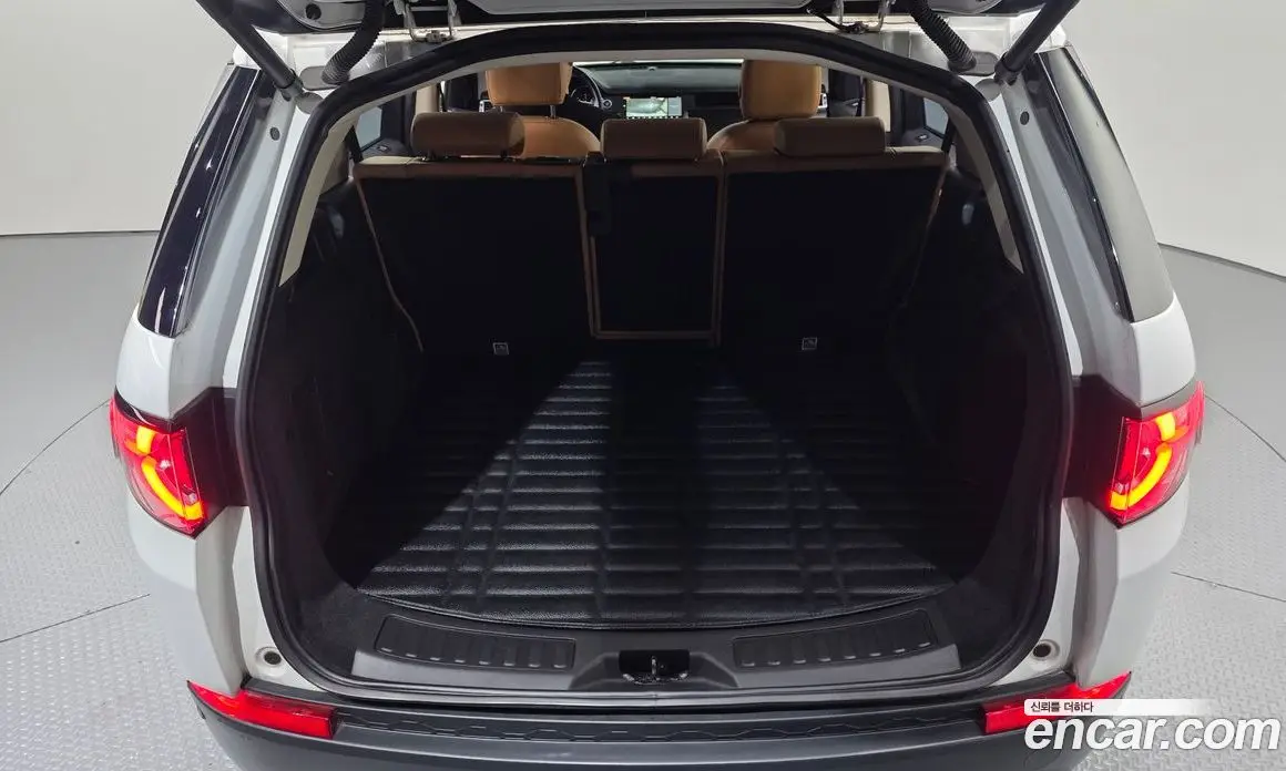Land Rover Discovery Sport 2017 2.0 автомат (гидро), фото 18