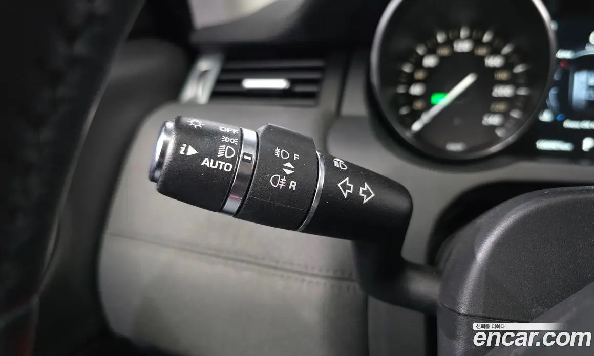 Land Rover Range Rover Evoque 2017 2.0 автомат (гидро), фото 29