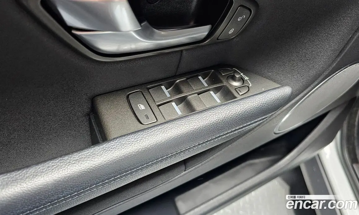 Land Rover Range Rover Evoque 2018 2.0 автомат (гидро), фото 18