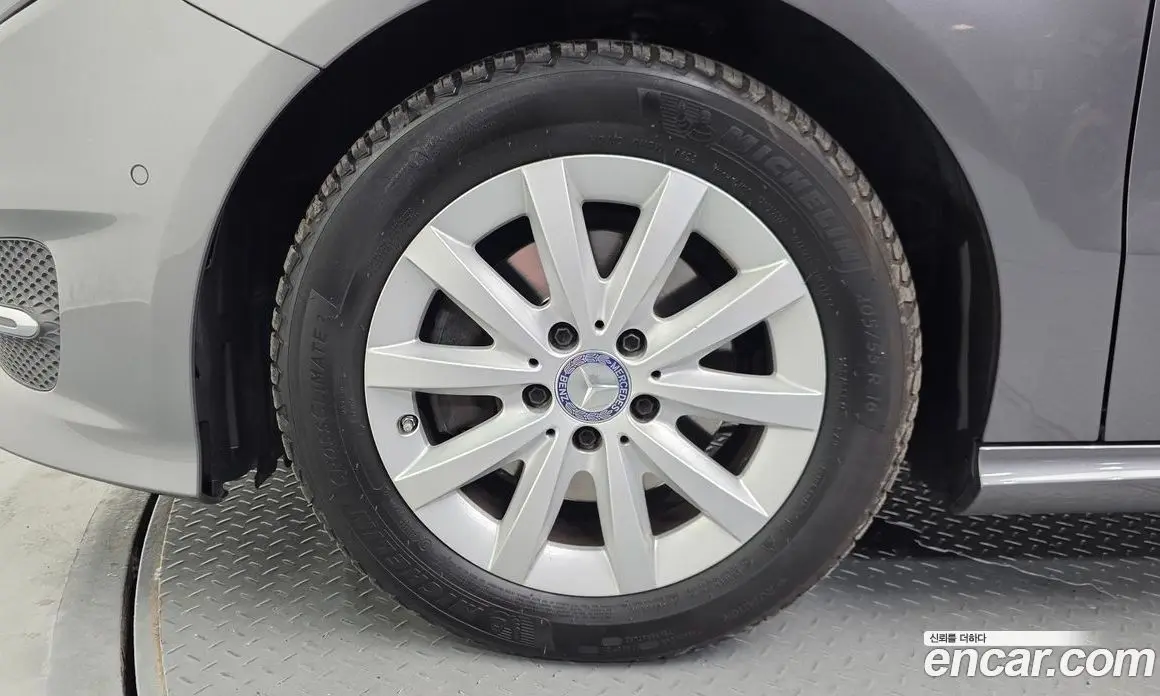 Mercedes-Benz B-Class 2015 2.1 гидро, фото 5 Mercedes-Benz B-Class 2015 2.1 гидро, фото 5