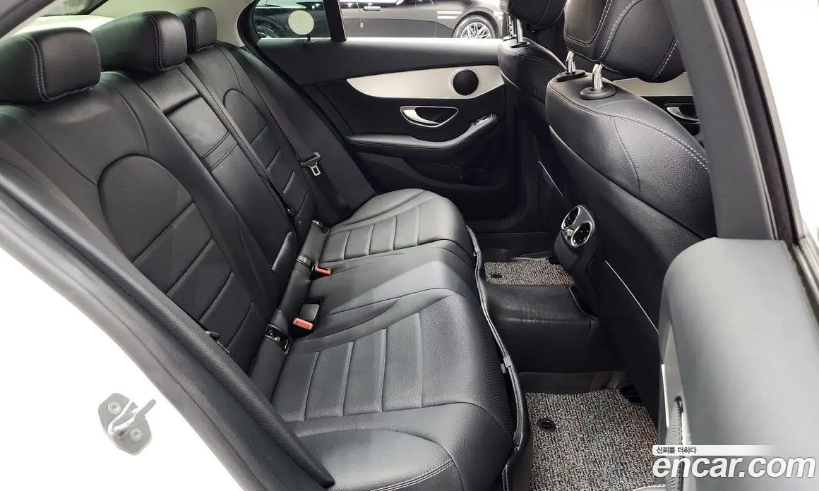 Mercedes-Benz C-Class 2017 2.0 гидро, фото 17 Mercedes-Benz C-Class 2017 2.0 гидро, фото 17