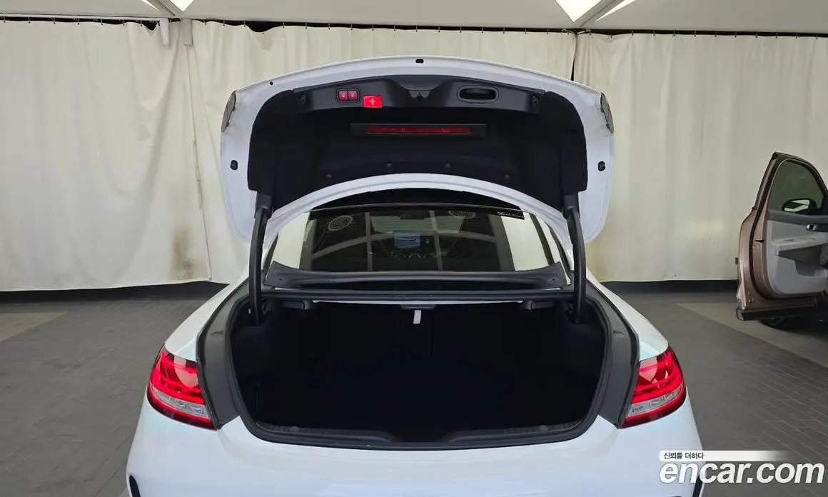Mercedes-Benz C-Class 2017 4.0 гидро, фото 20 Mercedes-Benz C-Class 2017 4.0 гидро, фото 20