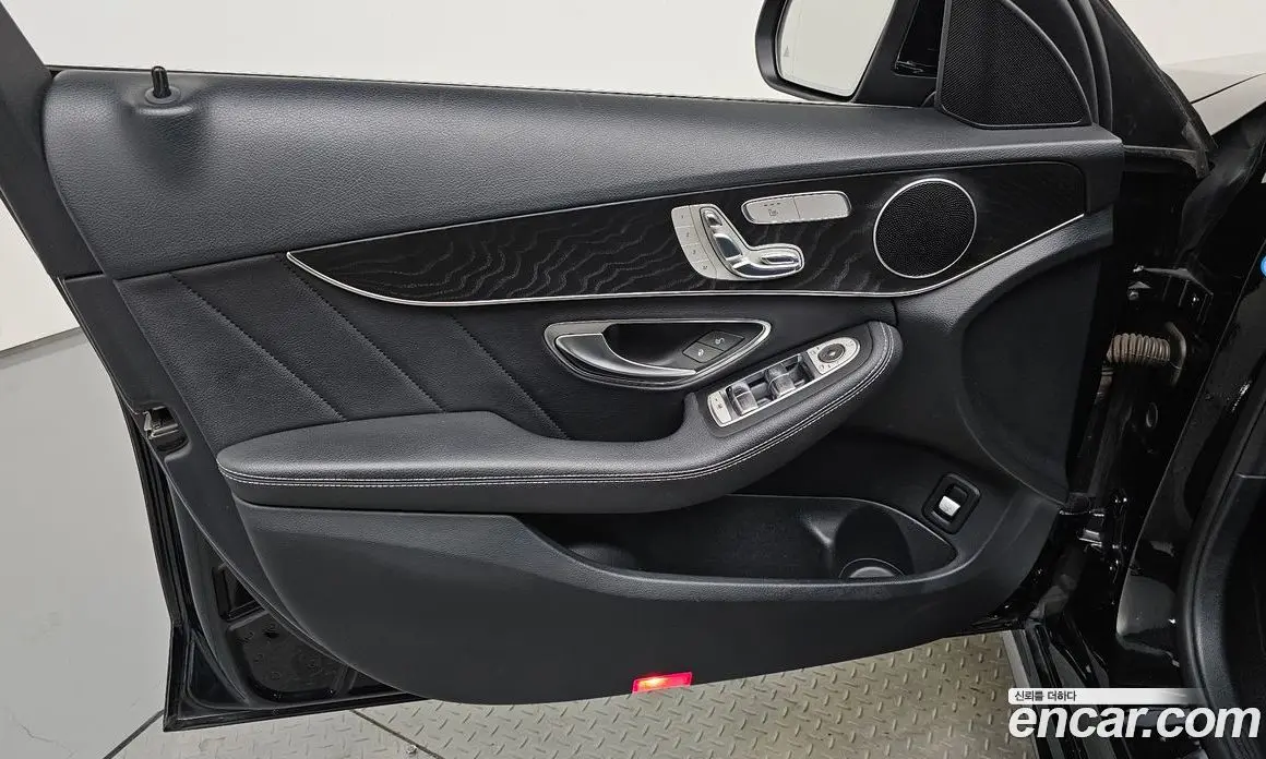 Mercedes-Benz C-Class 2017 2.0 гидро, фото 13 Mercedes-Benz C-Class 2017 2.0 гидро, фото 13