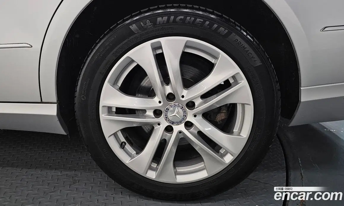 Mercedes-Benz E-Class 2011 3.5 гидро, фото 5 Mercedes-Benz E-Class 2011 3.5 гидро, фото 5