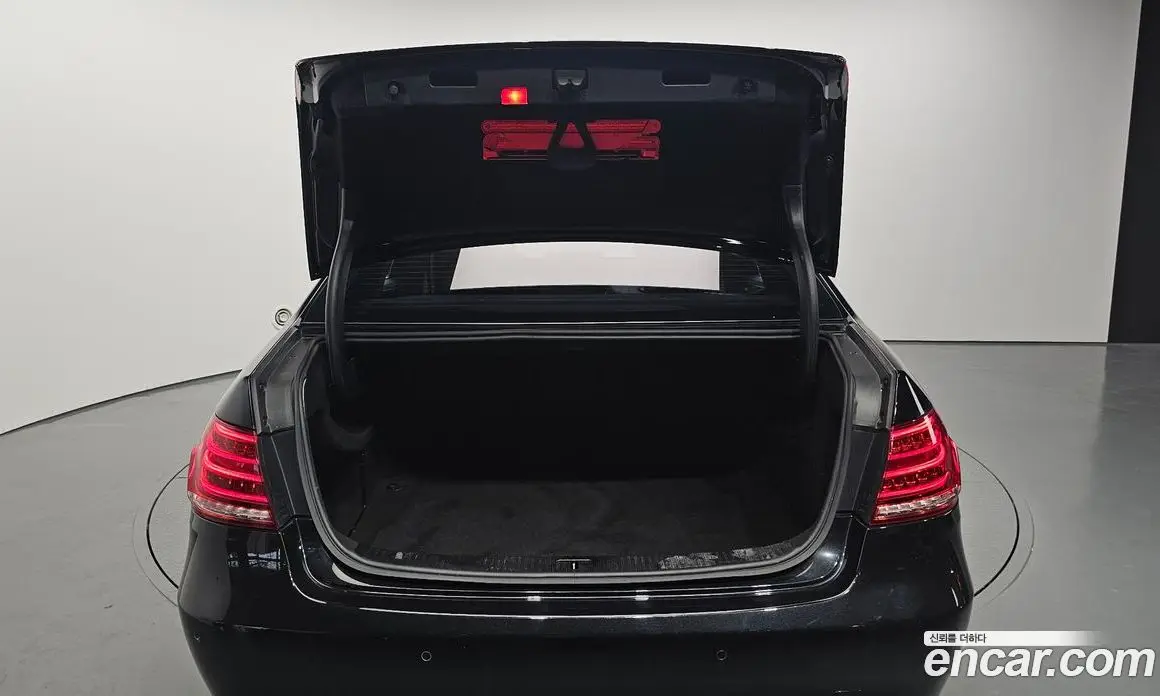 Mercedes-Benz E-Class 2016 2.1 гидро, фото 25 Mercedes-Benz E-Class 2016 2.1 гидро, фото 25