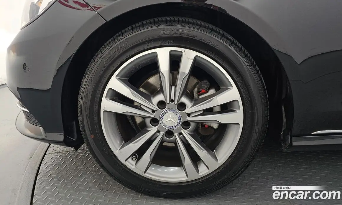 Mercedes-Benz E-Class 2016 2.1 гидро, фото 4 Mercedes-Benz E-Class 2016 2.1 гидро, фото 4
