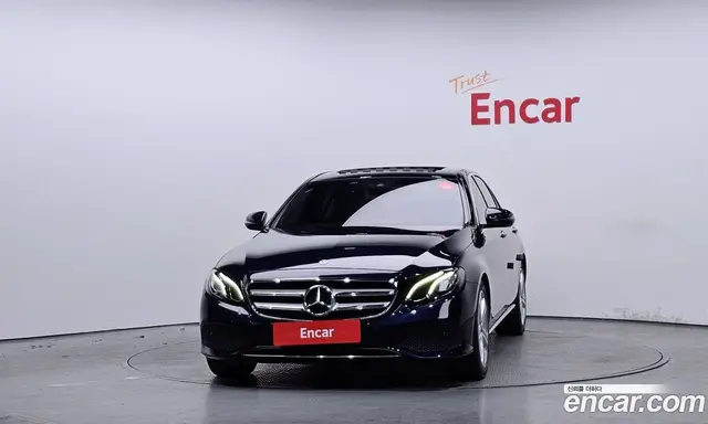 Mercedes-Benz E-Class 2018 2.0 автомат (гидро), миниатюра 3