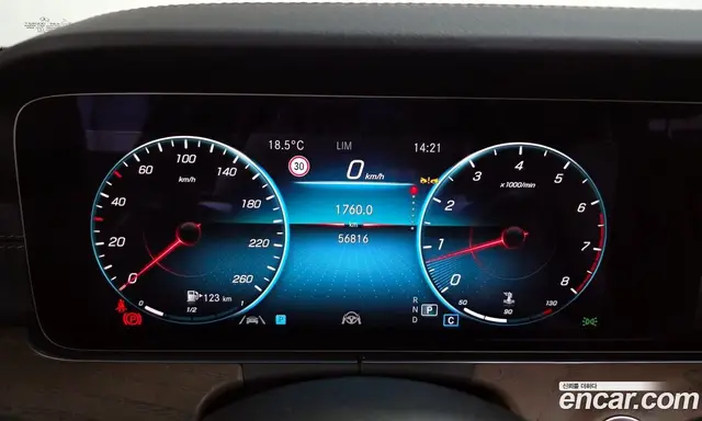 Mercedes-Benz E-Class 2022 2.0 автомат (гидро), миниатюра 11