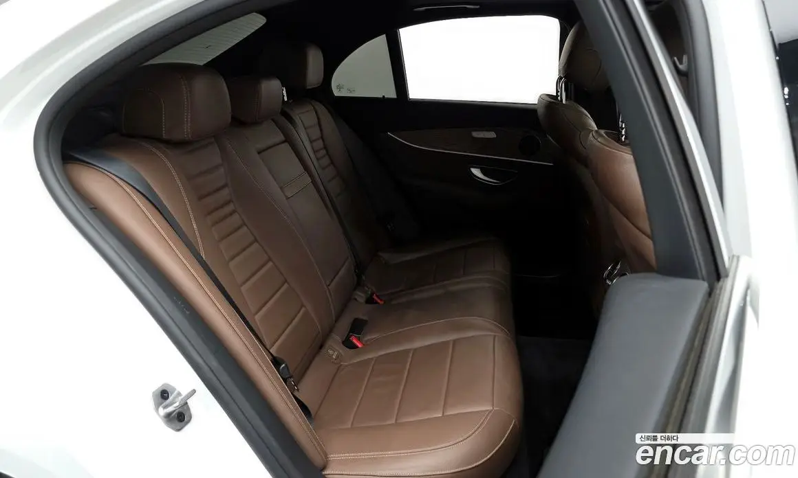 Mercedes-Benz E-Class 2022 2.0 автомат (гидро), фото 17