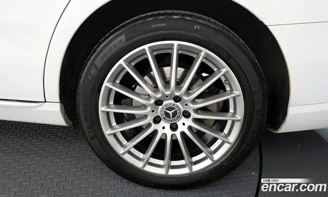 Mercedes-Benz E-Class 2022 2.0 автомат (гидро), миниатюра 7