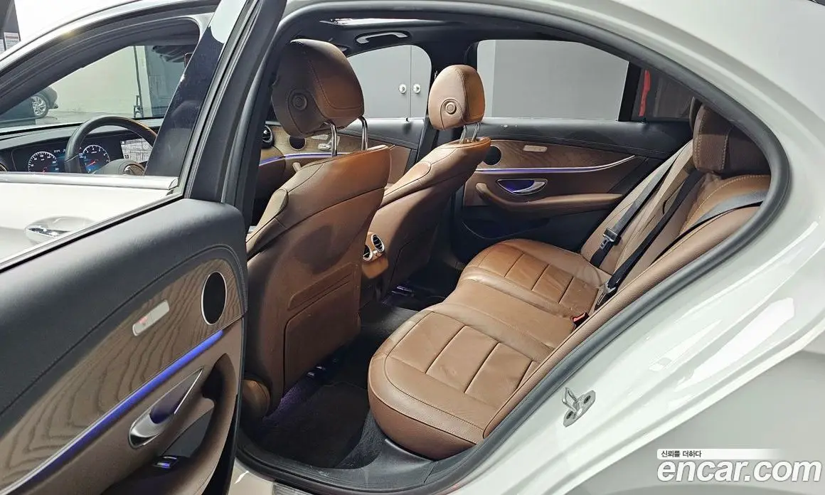 Mercedes-Benz E-Class 2022 2.0 гидро, фото 16 Mercedes-Benz E-Class 2022 2.0 гидро, фото 16