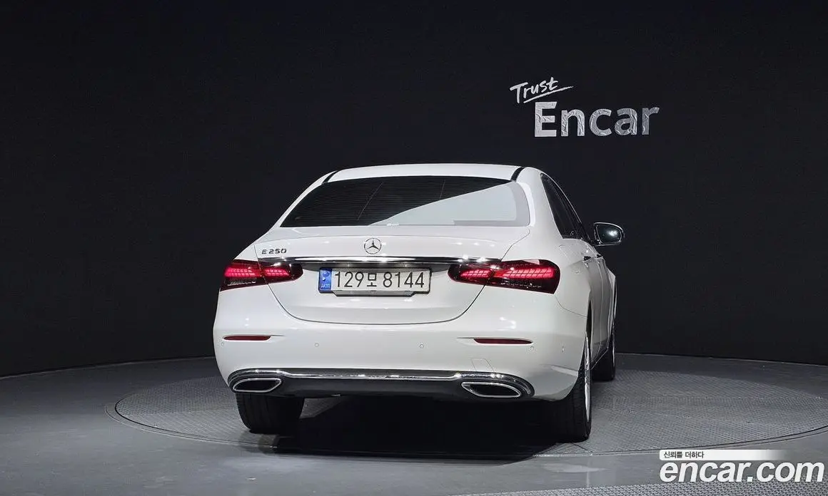 Mercedes-Benz E-Class 2022 2.0 гидро, фото 4 Mercedes-Benz E-Class 2022 2.0 гидро, фото 4