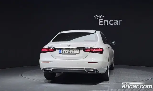 Mercedes-Benz E-Class 2022 2.0 гидро, миниатюра 4 Mercedes-Benz E-Class 2022 2.0 гидро, миниатюра 4
