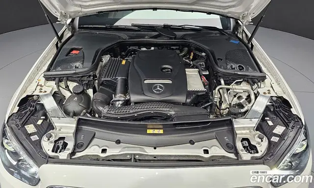 Mercedes-Benz E-Class 2022 2.0 гидро, миниатюра 6 Mercedes-Benz E-Class 2022 2.0 гидро, миниатюра 6