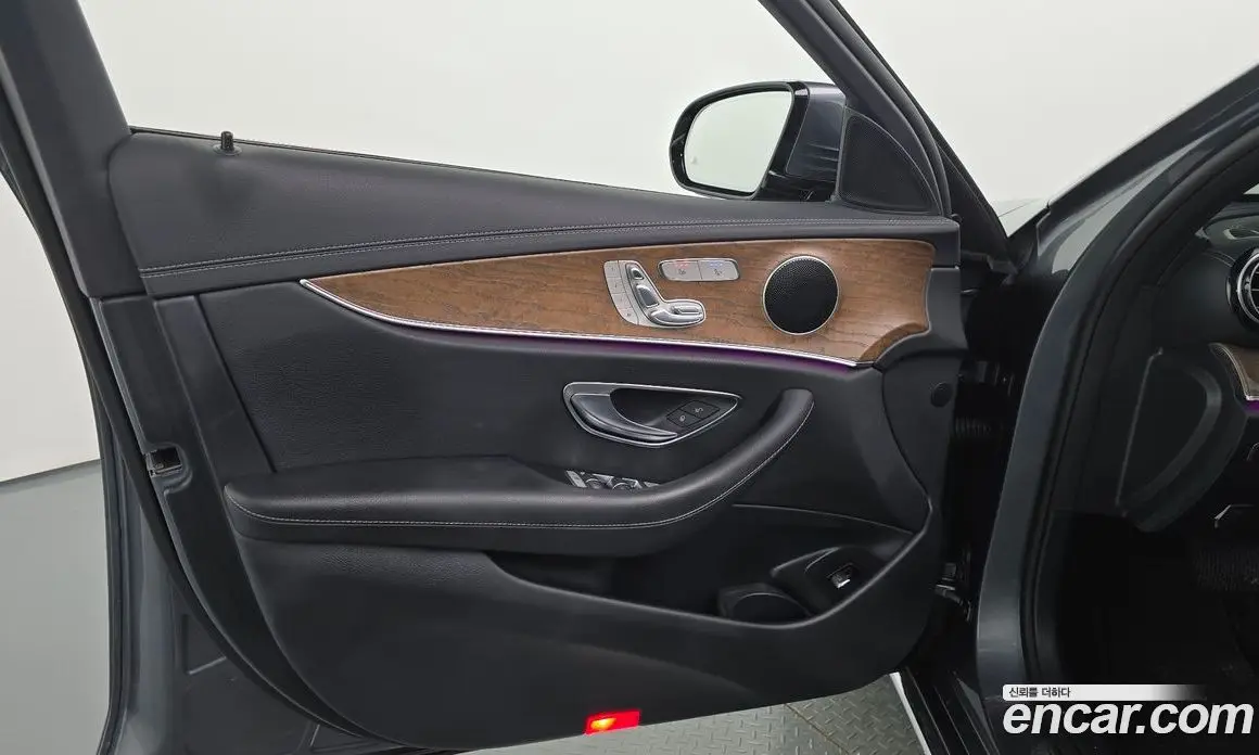 Mercedes-Benz E-Class 2022 2.0 гидро, фото 14 Mercedes-Benz E-Class 2022 2.0 гидро, фото 14