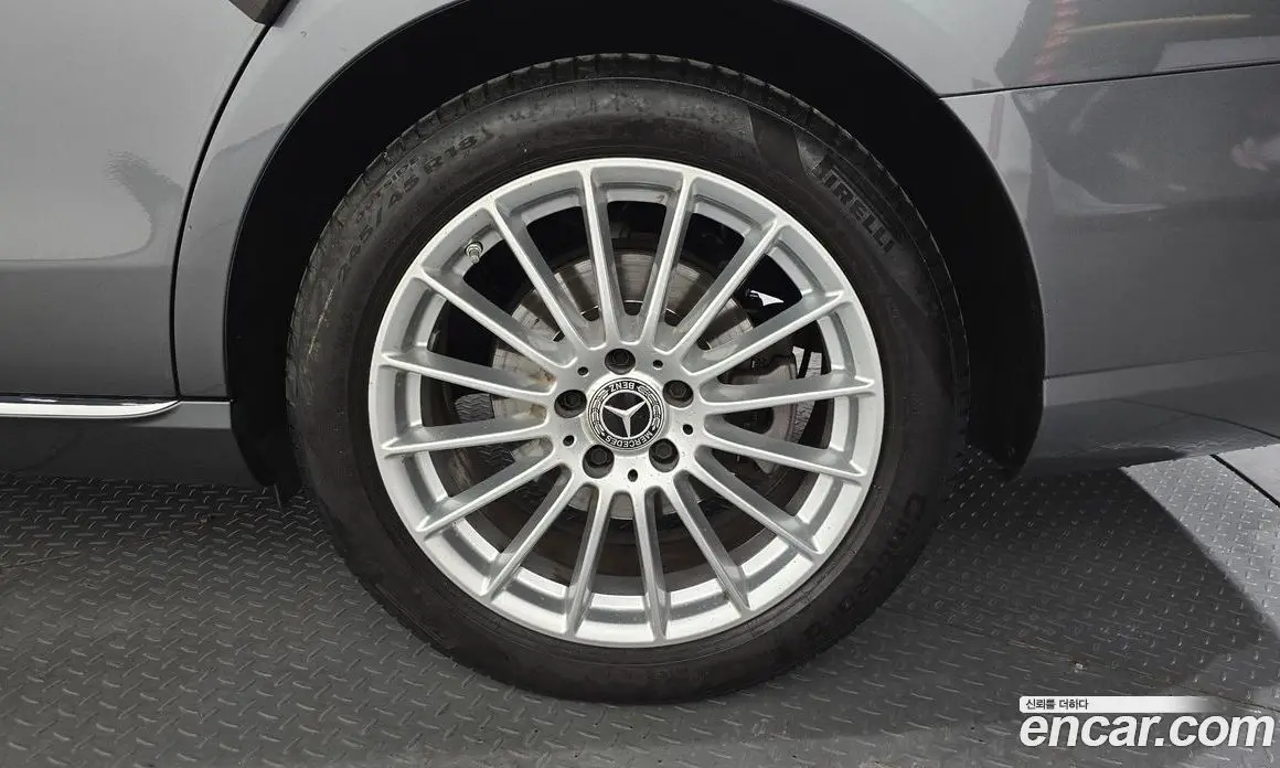 Mercedes-Benz E-Class 2022 2.0 гидро, фото 7 Mercedes-Benz E-Class 2022 2.0 гидро, фото 7