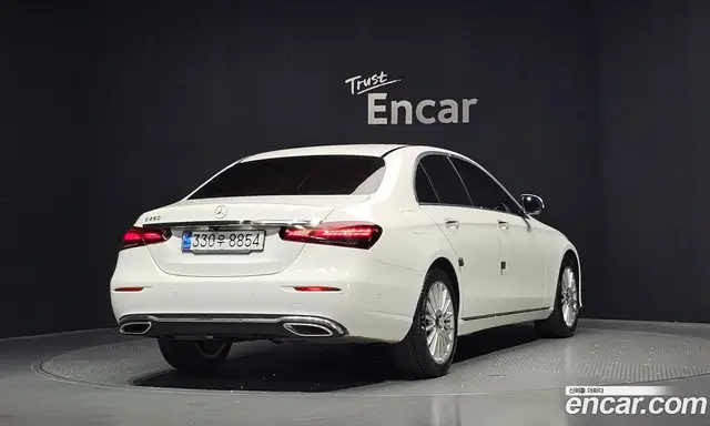 Mercedes-Benz E-Class 2022 2.0 гидро, миниатюра 2