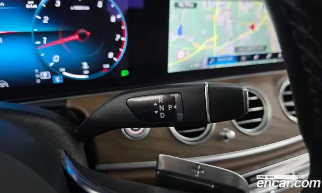 Mercedes-Benz E-Class 2022 2.0 гидро, миниатюра 12