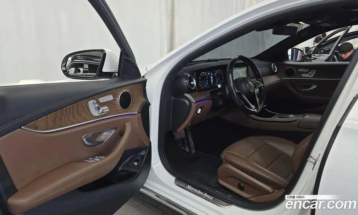 Mercedes-Benz E-Class 2022 2.0 гидро, фото 13