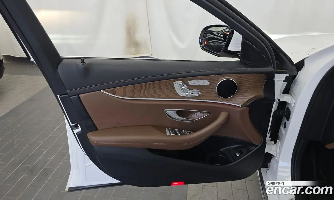 Mercedes-Benz E-Class 2022 2.0 гидро, фото 14