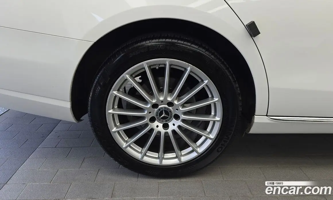 Mercedes-Benz E-Class 2022 2.0 гидро, фото 5