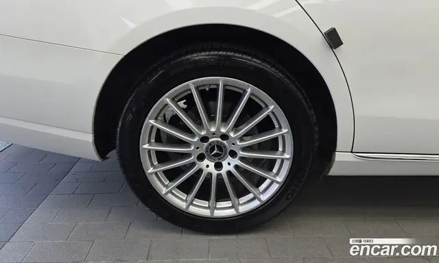Mercedes-Benz E-Class 2022 2.0 гидро, миниатюра 5