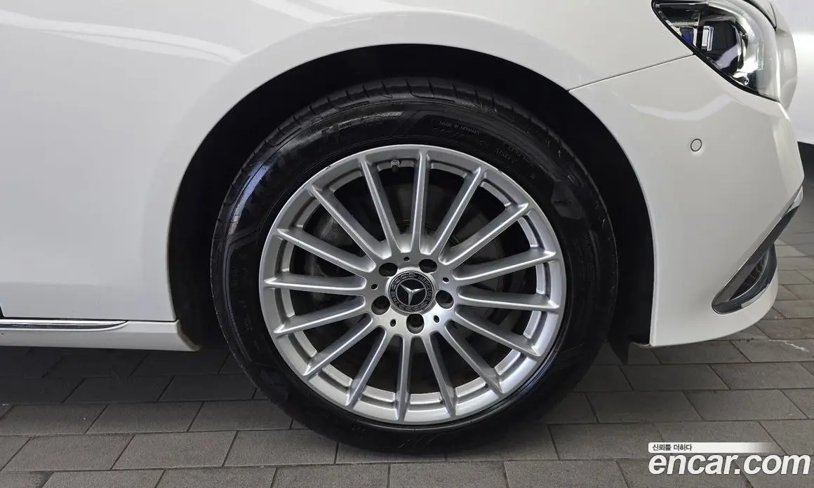 Mercedes-Benz E-Class 2022 2.0 гидро, фото 7