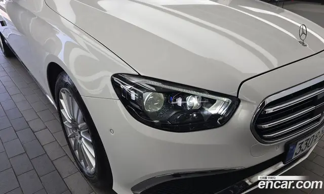 Mercedes-Benz E-Class 2022 2.0 гидро, миниатюра 8