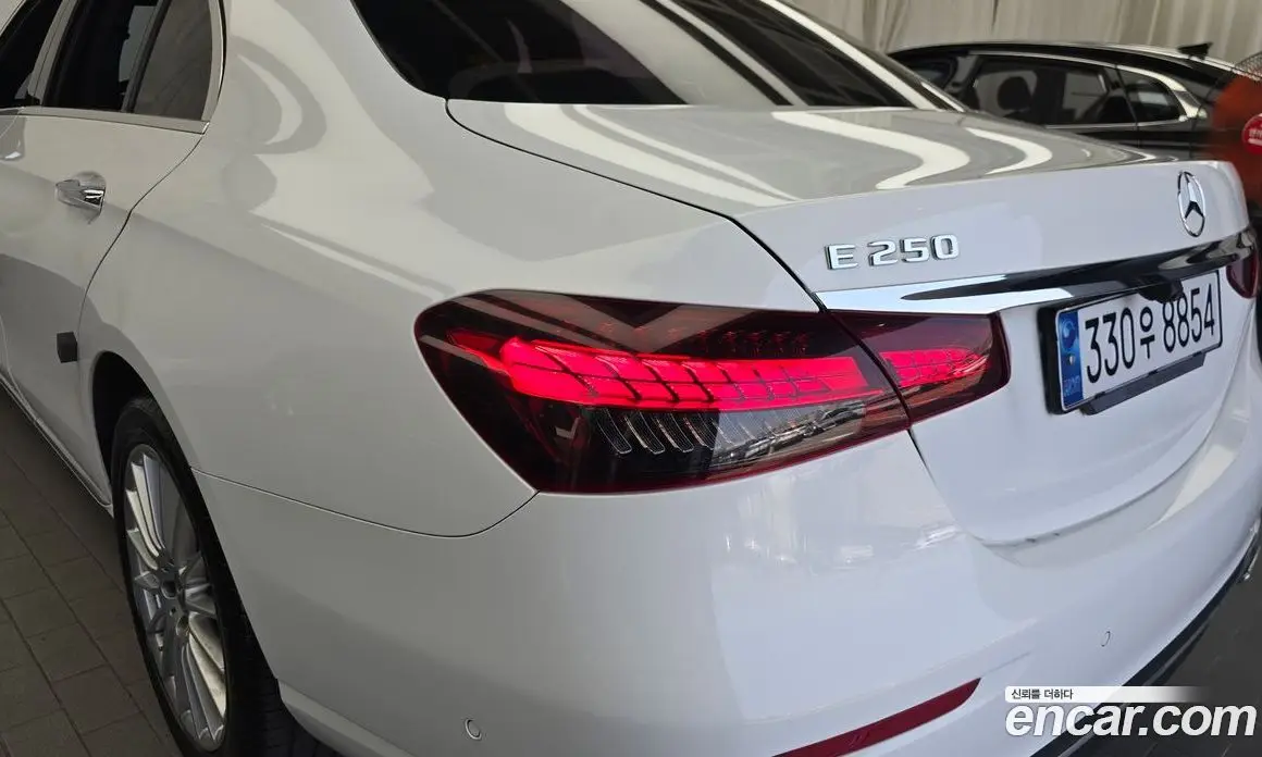 Mercedes-Benz E-Class 2022 2.0 гидро, фото 9