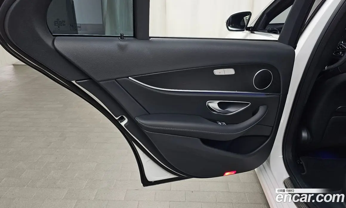 Mercedes-Benz E-Class 2023 2.0 гидро, фото 15 Mercedes-Benz E-Class 2023 2.0 гидро, фото 15