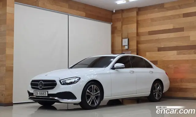 Mercedes-Benz E-Class, 2023, 40 999 км