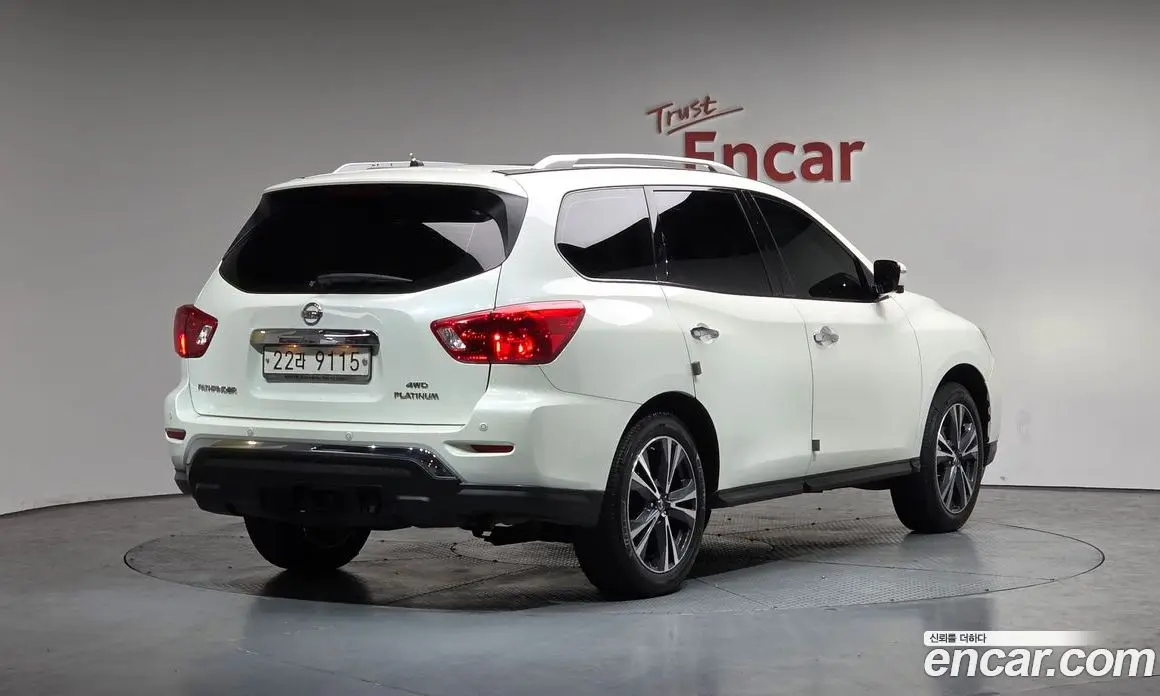 Nissan Pathfinder 2017 3.5 автомат (гидро), фото 1 Nissan Pathfinder 2017 3.5 автомат (гидро), фото 1