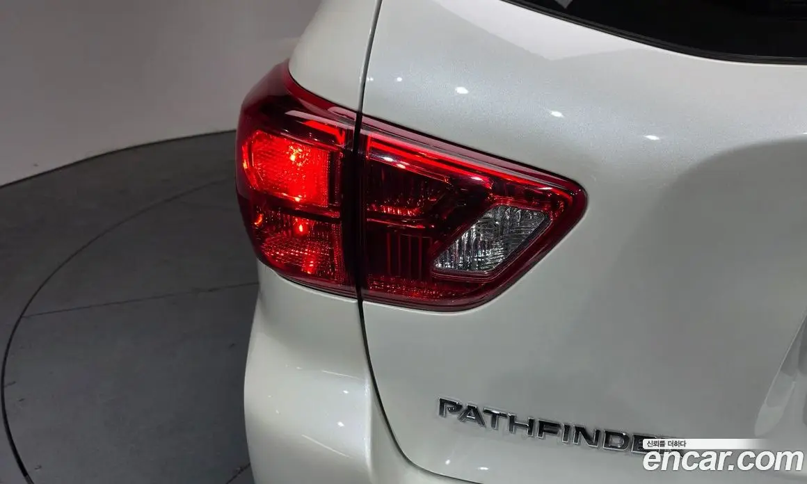 Nissan Pathfinder 2017 3.5 автомат (гидро), фото 8 Nissan Pathfinder 2017 3.5 автомат (гидро), фото 8