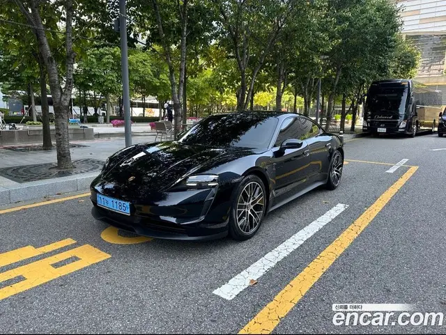 Porsche Taycan, 2022, 73 000 км