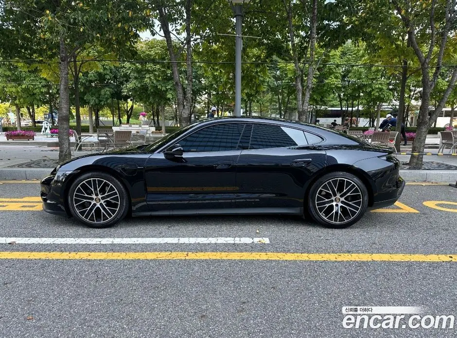 Porsche Taycan 2022 0.1 автомат (гидро), фото 5