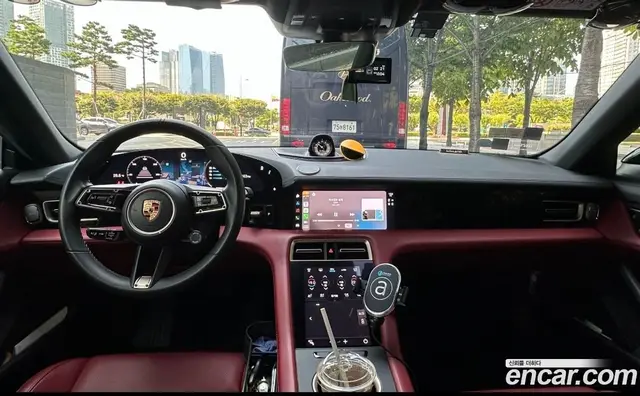 Porsche Taycan 2022 0.1 автомат (гидро), миниатюра 6