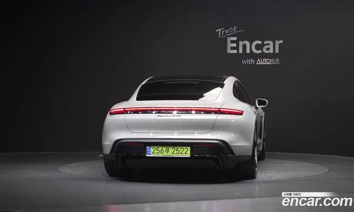 Porsche Taycan 2024 0.1 автомат (гидро), фото 4