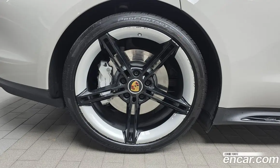 Porsche Taycan 2024 0.1 автомат (гидро), фото 5