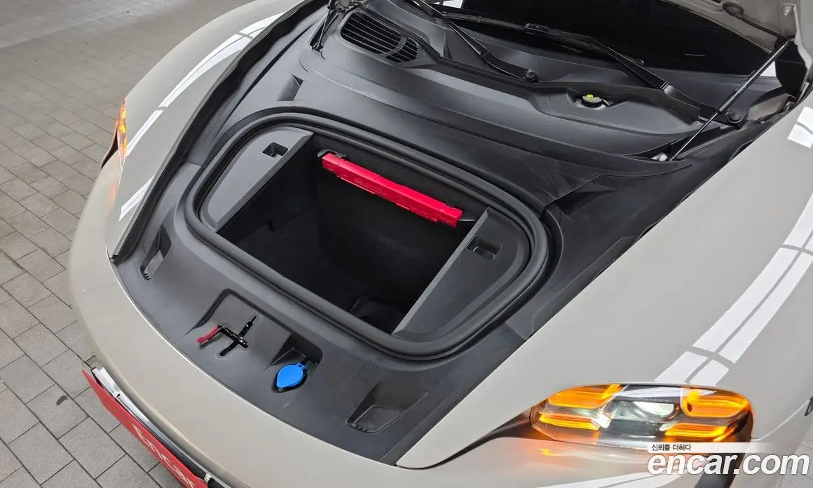 Porsche Taycan 2024 0.1 автомат (гидро), фото 6