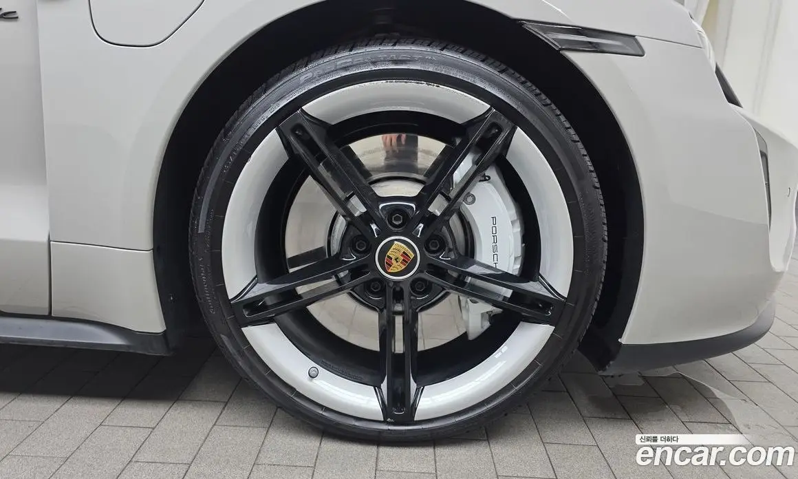 Porsche Taycan 2024 0.1 автомат (гидро), фото 7
