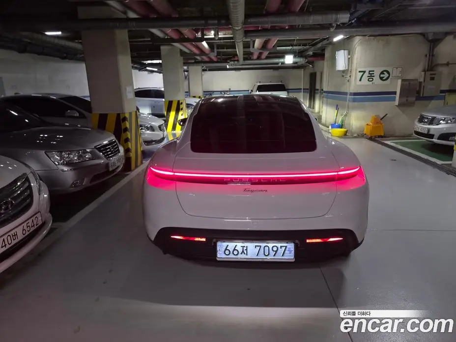 Porsche Taycan 2025 2.0 автомат (гидро), фото 6