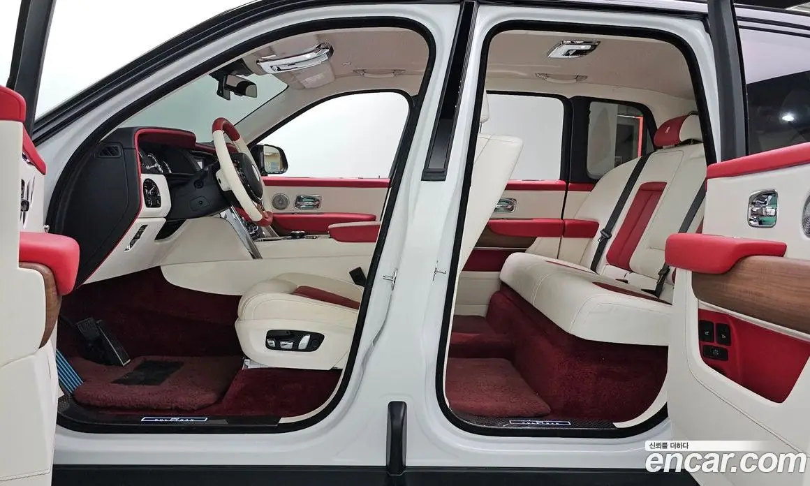Rolls-Royce Cullinan 2022 6.7 автомат (гидро), фото 17 Rolls-Royce Cullinan 2022 6.7 автомат (гидро), фото 17