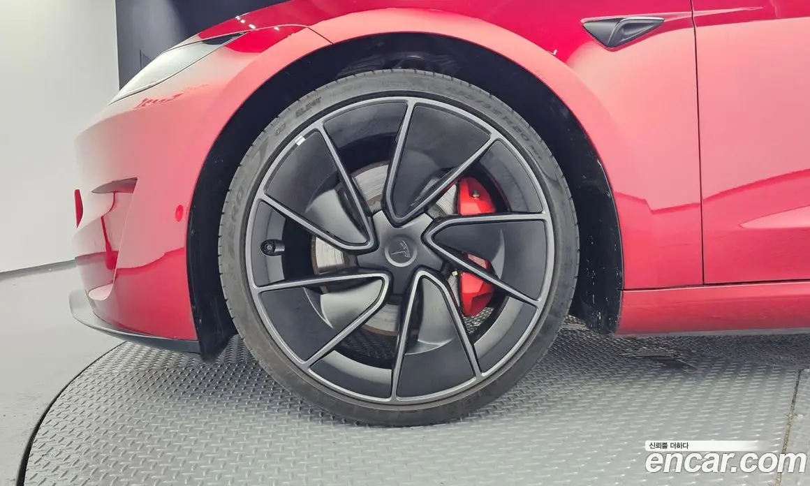 Tesla Model 3 2024 0.2 автомат (гидро), фото 5 Tesla Model 3 2024 0.2 автомат (гидро), фото 5