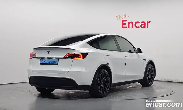 Tesla Model Y 2023 0.2 автомат (гидро), миниатюра 2