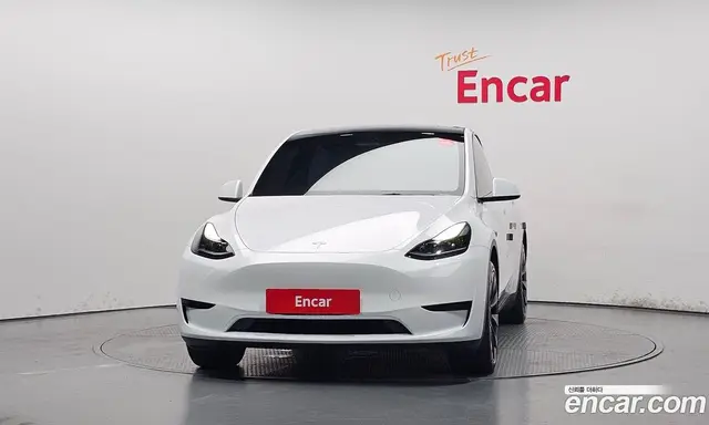 Tesla Model Y 2023 0.2 автомат (гидро), миниатюра 3