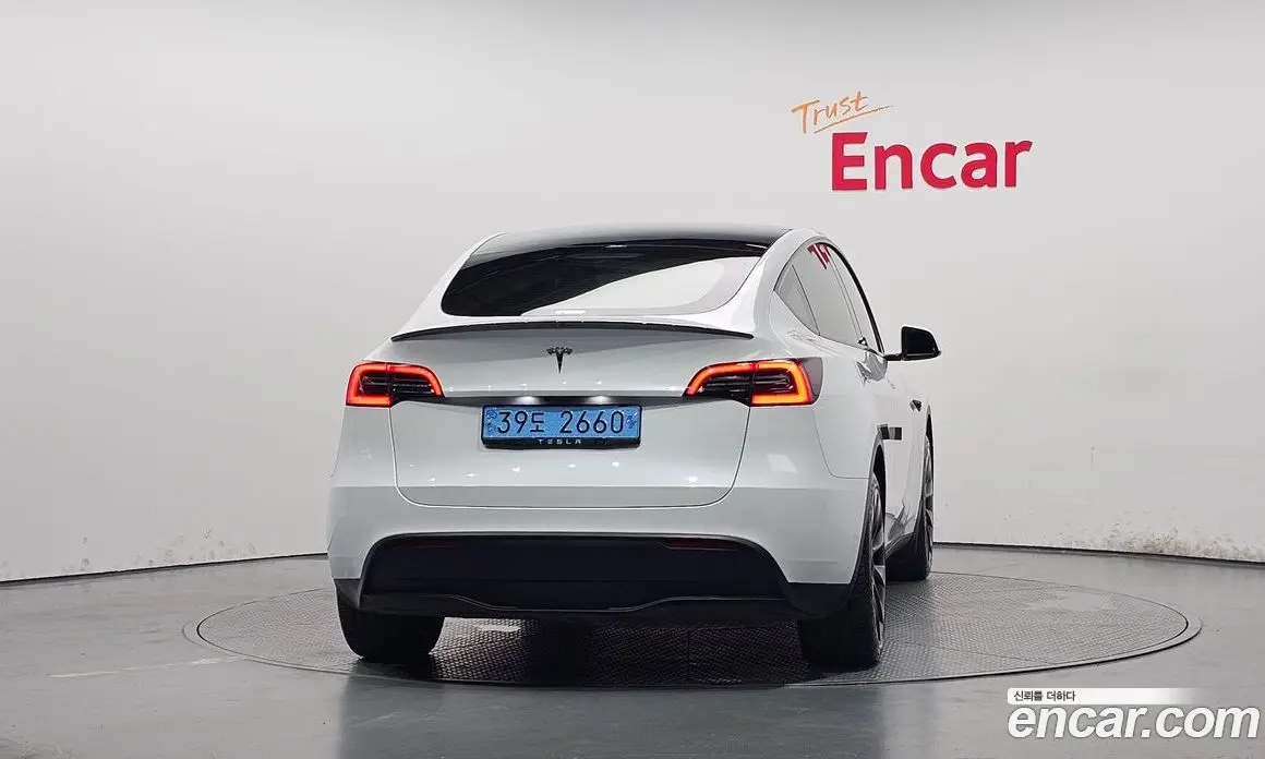Tesla Model Y 2023 0.2 автомат (гидро), фото 4